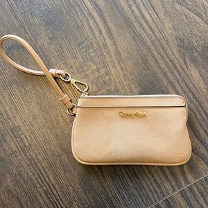 CALVIN KLEIN - wristlet
